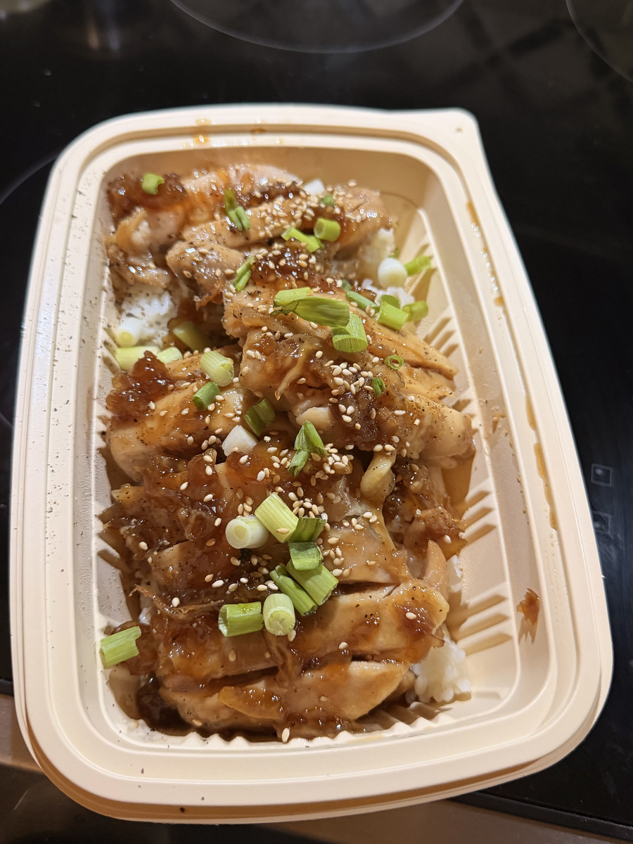 Sesame Chicken lunch box with steamed rice